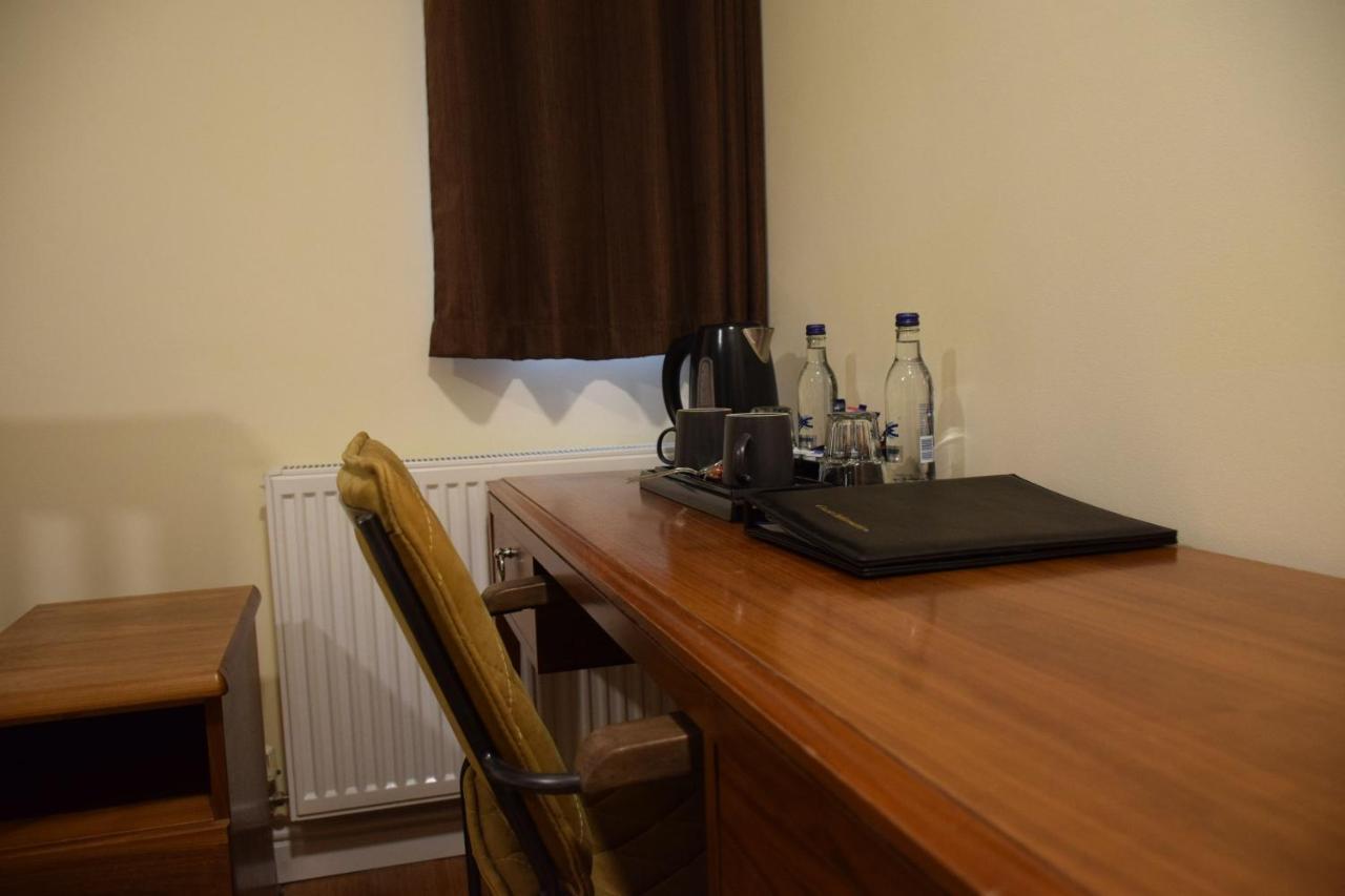 The Bell And Bottle Bed & Breakfast Maidenhead Exterior foto